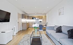 Canning Town 2 Bed Apartment